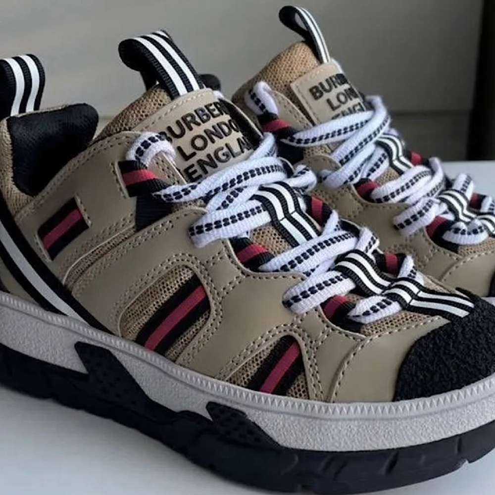 New Burberry kids shoe